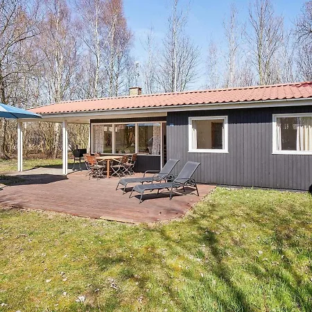 4 Person In Aakirkeby-by Traum Vester Sømarken