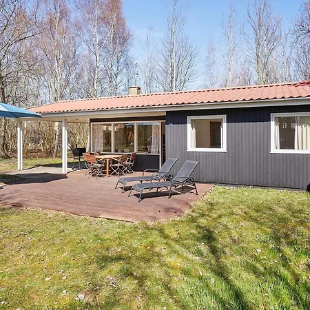 4 Person In Aakirkeby-by Traum Semesterbostad Vester Somarken