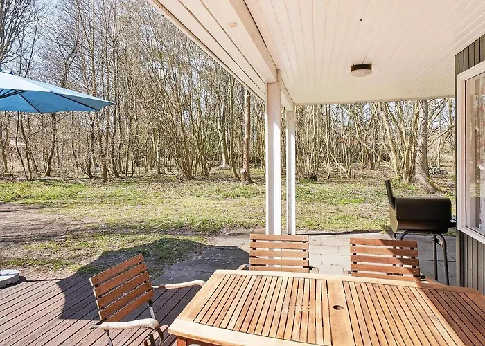 4 Person In Aakirkeby-by Traum * Vester Somarken